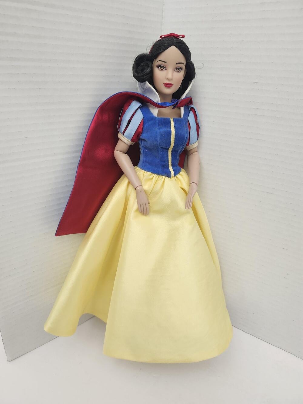 Rare Disney Showcase Tonner Snow White Fashion Doll Gown Cape As-Is Loose Wear